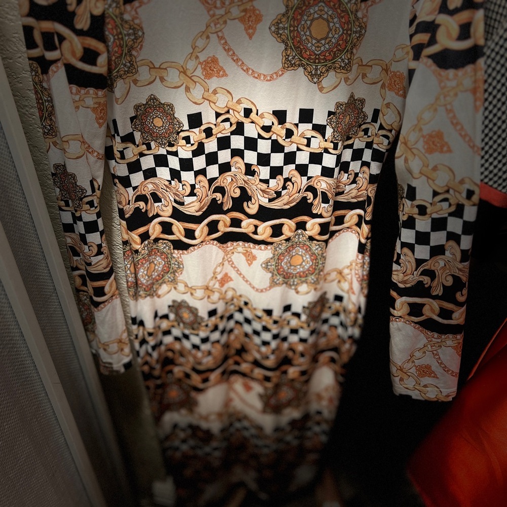 Elegant Patterned Long Sleeve Dress - Picture 6 of 8